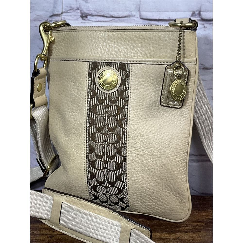 Coach Hampton Pebbled Leather Kitt Swing Pack Handbag Messenger Crossbody EUC